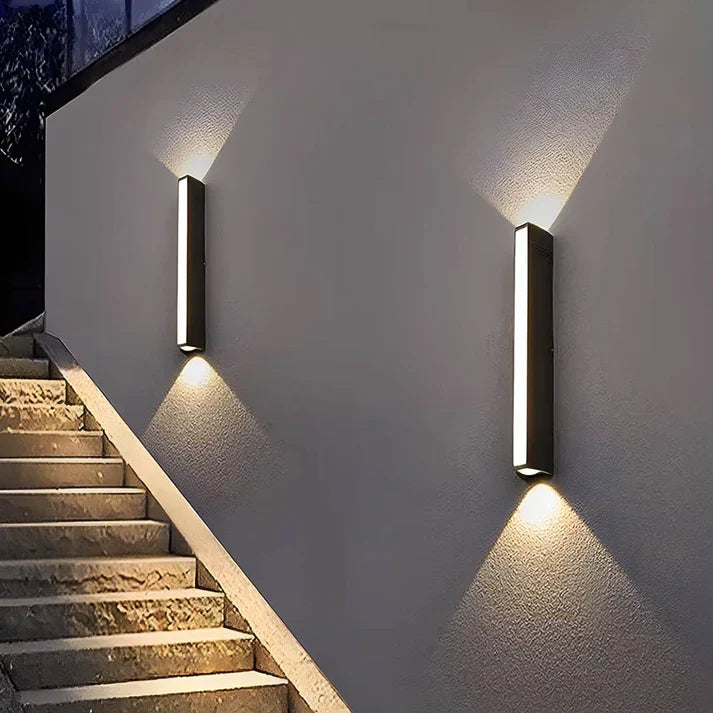 Outdoor 2-way Wall Light